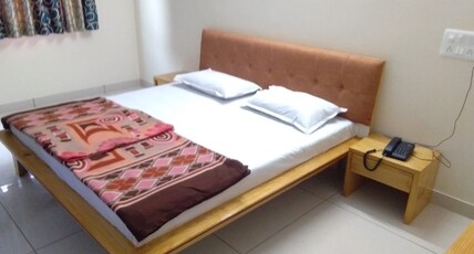 Hotel Gupta Room Type - Deluxe Non/AC Room