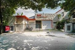 OYO 1638 Cityzen Renon Hotel