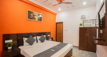 Hotel Dwarkadhish Plaza Room Type - GROUND FLOOR DLX ROOM