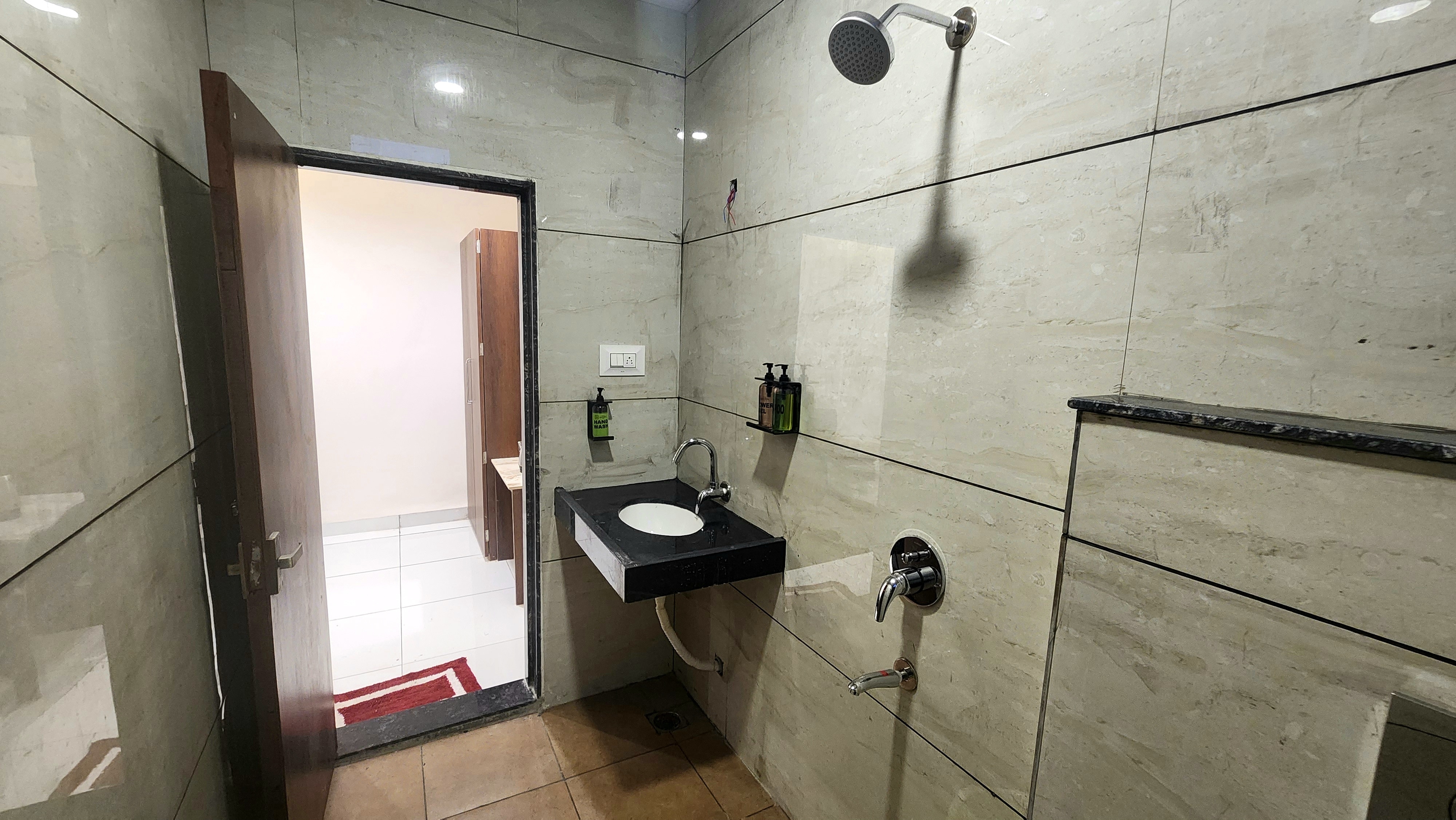 Hotel Aasra Inn - Tap to explore photos