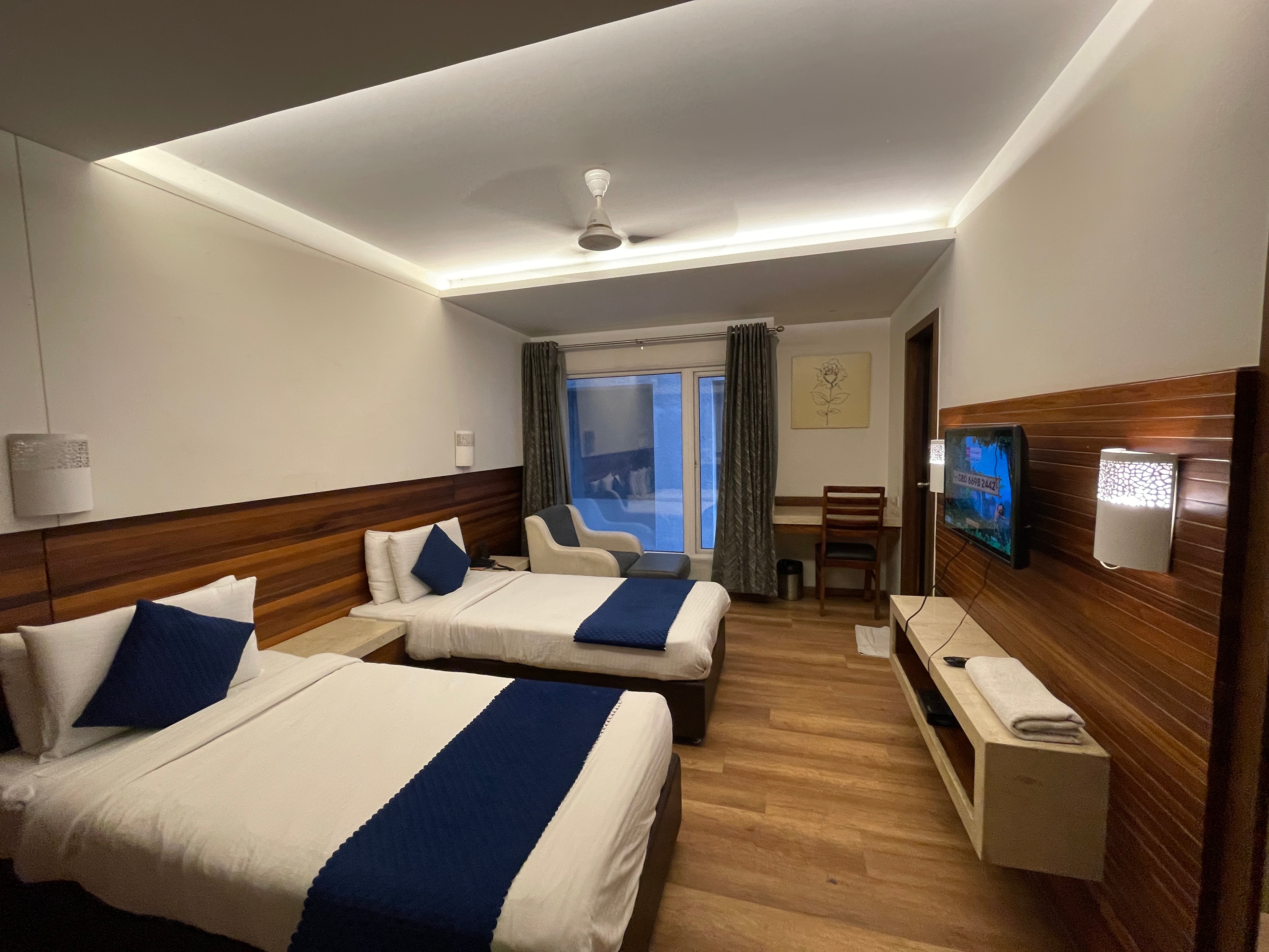 HOTEL SOLITAIRE VIJAY NAGAR BY LOTO PREMIER - Tap to explore photos