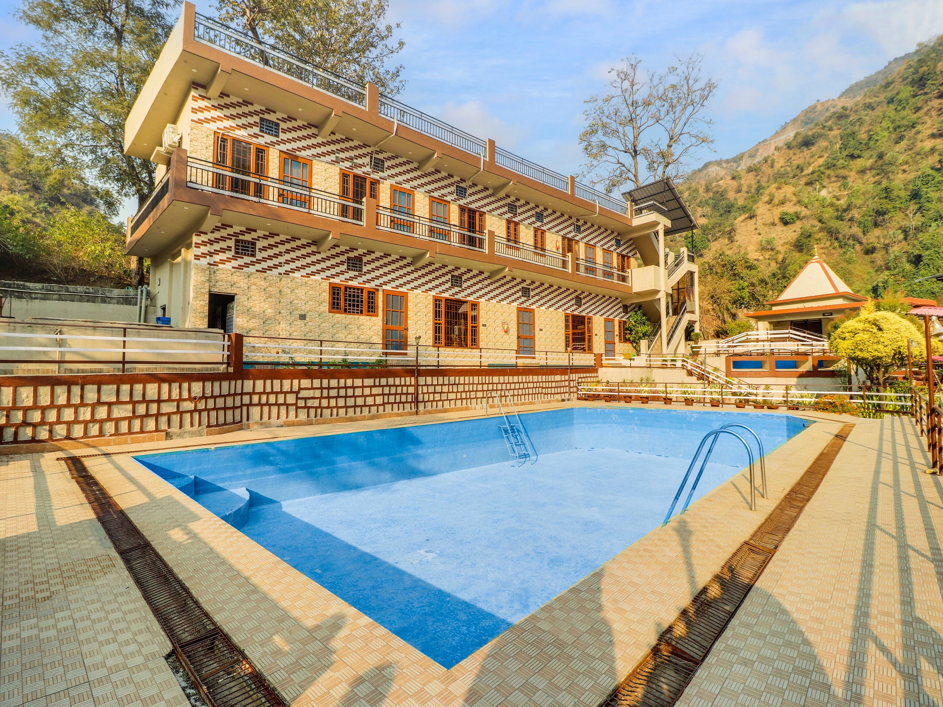 Collection O Iesh Resort - Tap to explore photos