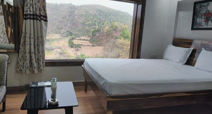 ALEXA RESORT AND RESTAURANT Room Type - Super Deluxe Room