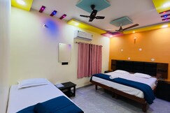 Hampi Travellers GuestHouse