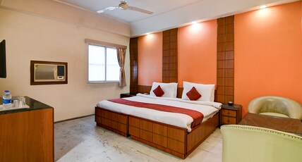 Kings Crown VIP Road Kolkata Airport Room Type - Deluxe AC Kings Crown VIP Road Kolkata Airport Room Type - Deluxe AC