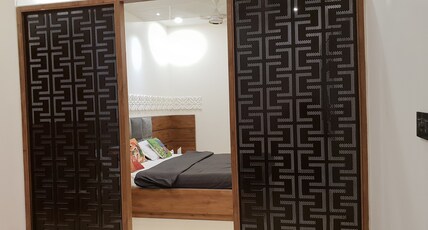 Shiv Hotel Room Type - Suite A/c Room