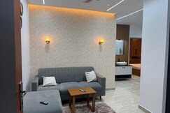 Spacious Luxury Stay with Furnished