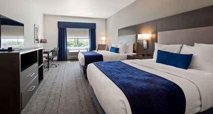Best Western Plus Roland Inn & Suites Room Type - 2 Queen Beds, Non-Smoking, Pillow Top Mattress, Microwave And Refrigerator, Bathtub, Wi-Fi, Full Bre