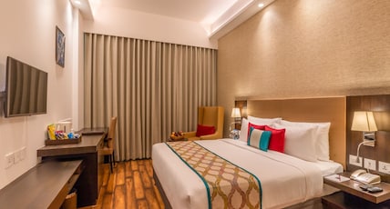 Divine Clarks Inn Suites Room Type - Executive Room with City view and King or Twin Bed Divine Clarks Inn Suites Room Type - Executive Room with City view and King or Twin Bed