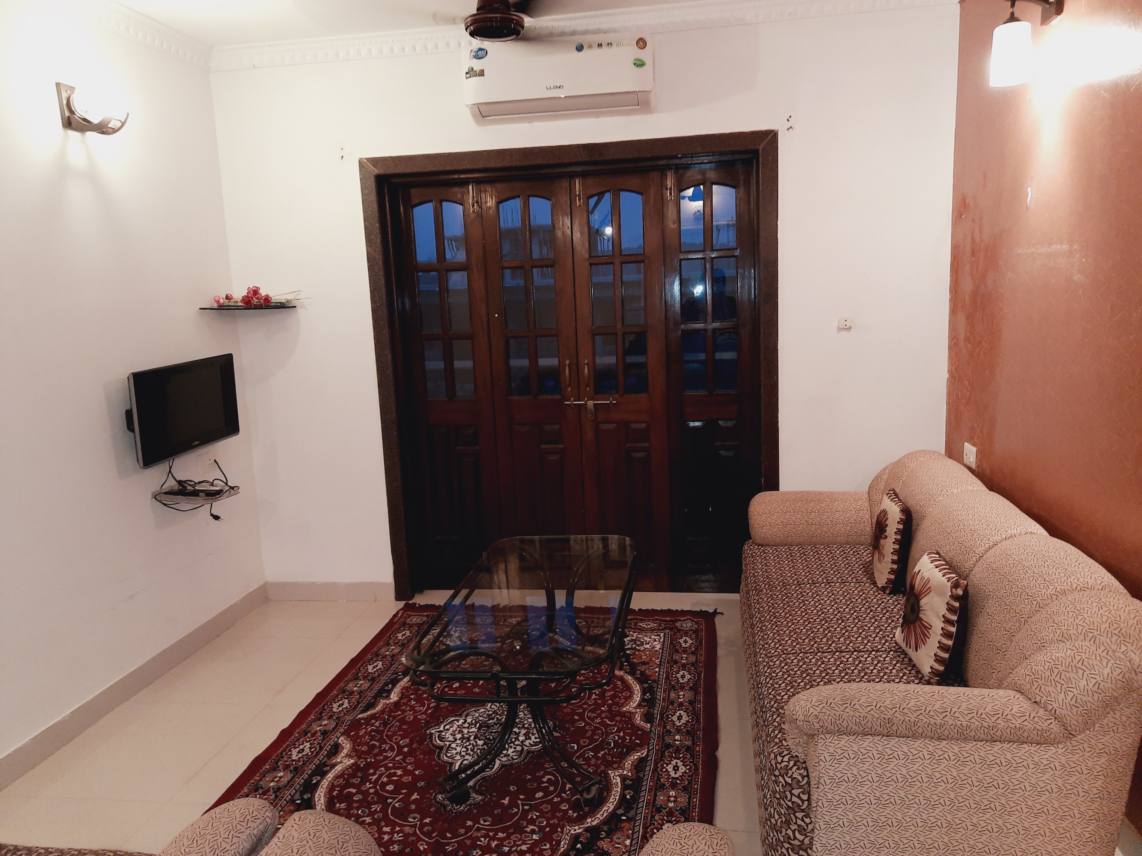 Sun N Sand - Tap to explore photos