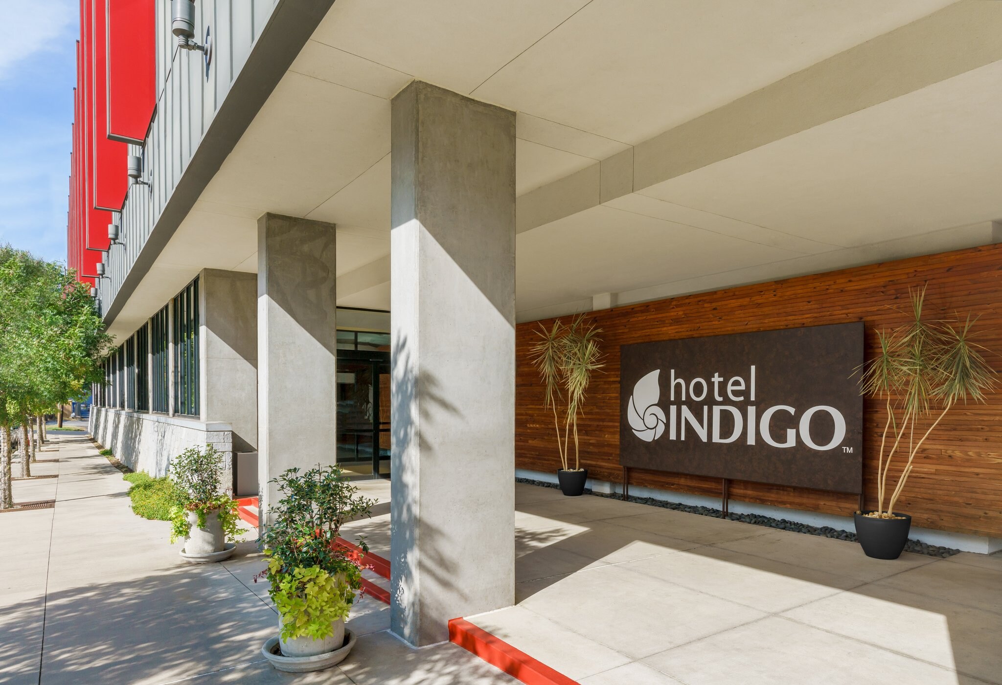 Hotel Indigo Athens - University Area - Tap to explore photos