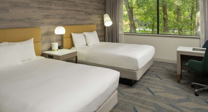 Hilton Durham near Duke University Room Type - 2 QUEEN BEDS
