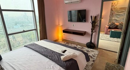 Insta Worthy 1Bhk Pink Suite with balcony Room Type - Bedroom 1