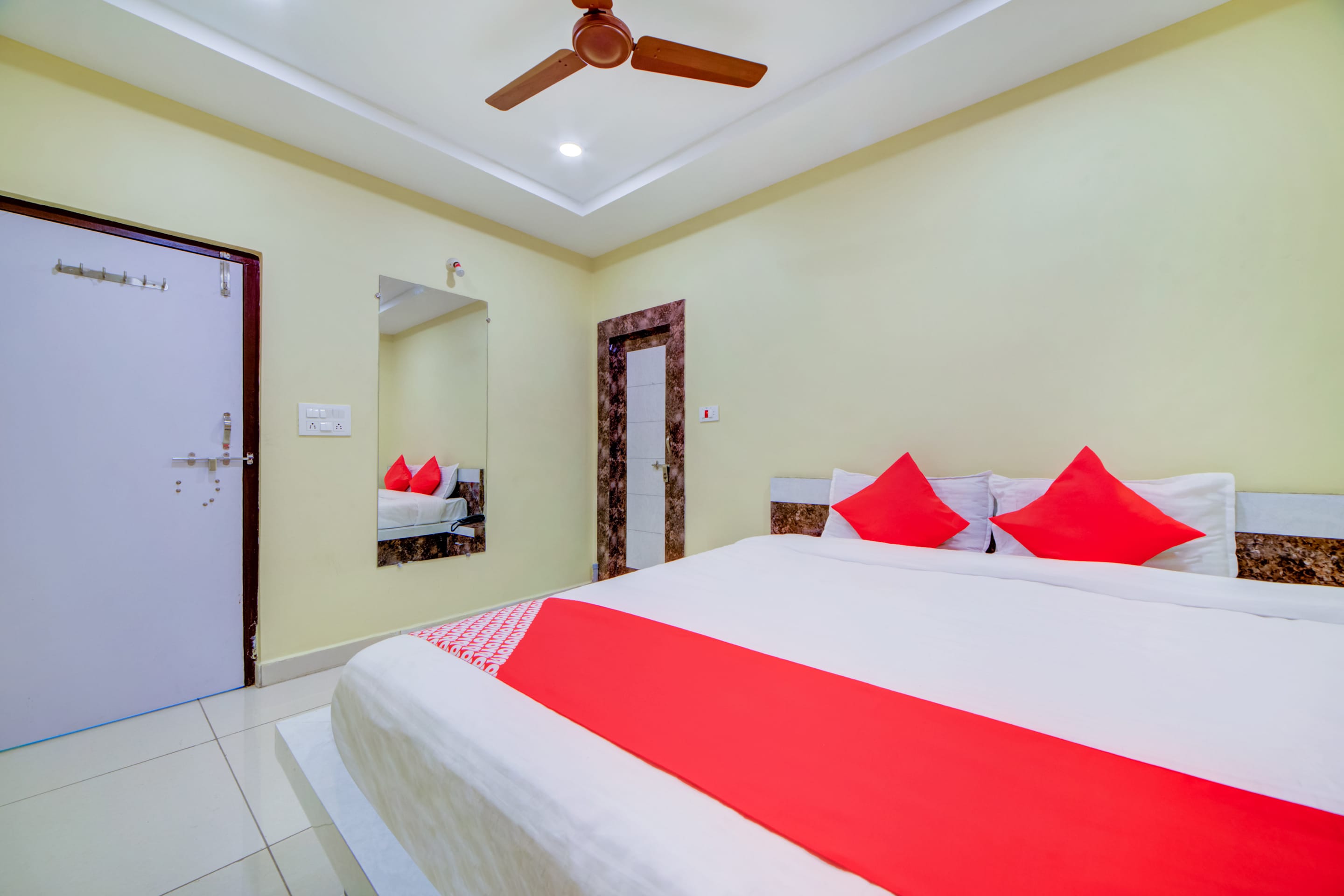 Hotel O KSL Guest House - Tap to explore photos