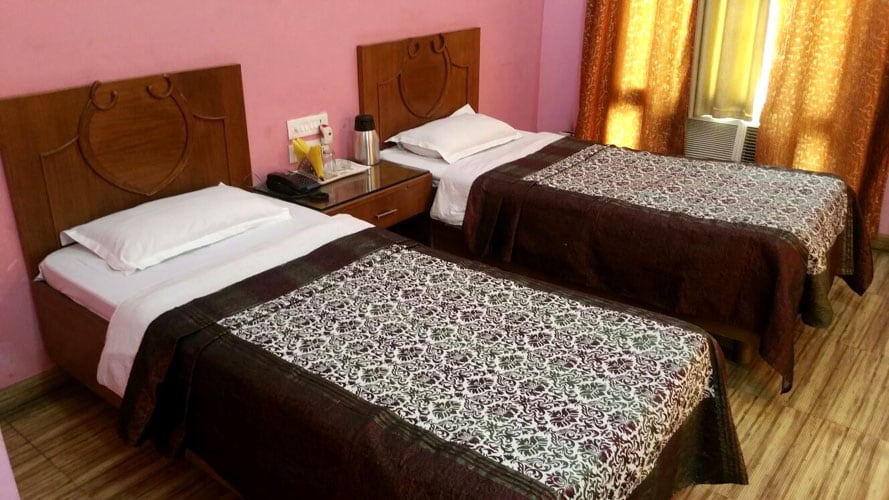 THE GRAND UTSAV MOTEL & CHATORI RESTURENT - Tap to explore photos