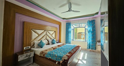 Hotel Taj Inn and Restaurant Room Type - Premium Room Double