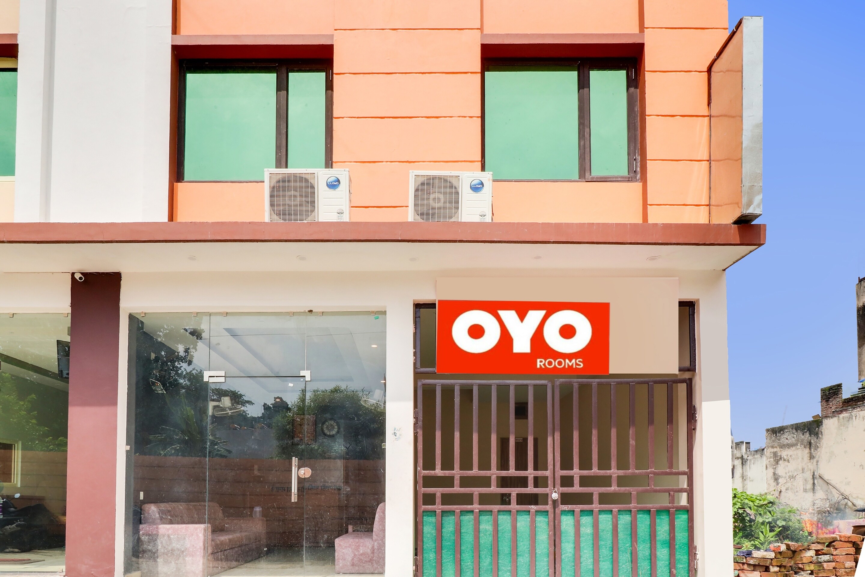 Hotel O by OYO LA PLAZO - Tap to explore photos