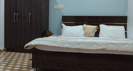 The Maa Vaishno Ayodhya / Walking distance from Ram Mandir Room Type - Deluxe Room 