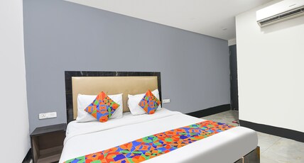 Via Moody Inn Kalkaji Room Type - Deluxe Rooms