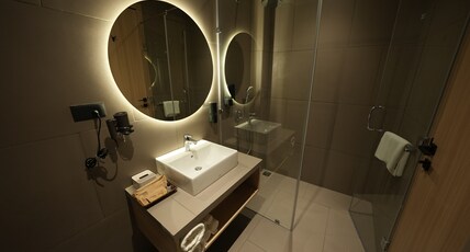 Pride Elite, Raipur Room Type - Junior Suite With Bath Tub