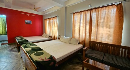 Hotel Vishal Room Type - CLASSIC FOUR BED NON AC