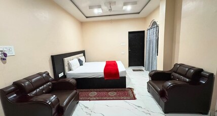 BHARAT PALACE Room Type - Deluxe Room with Balcony