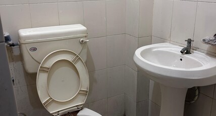 Himalaya Inn Guest House & PG Room Type - AC ROOMS Himalaya Inn Guest House & PG Room Type - AC ROOMS