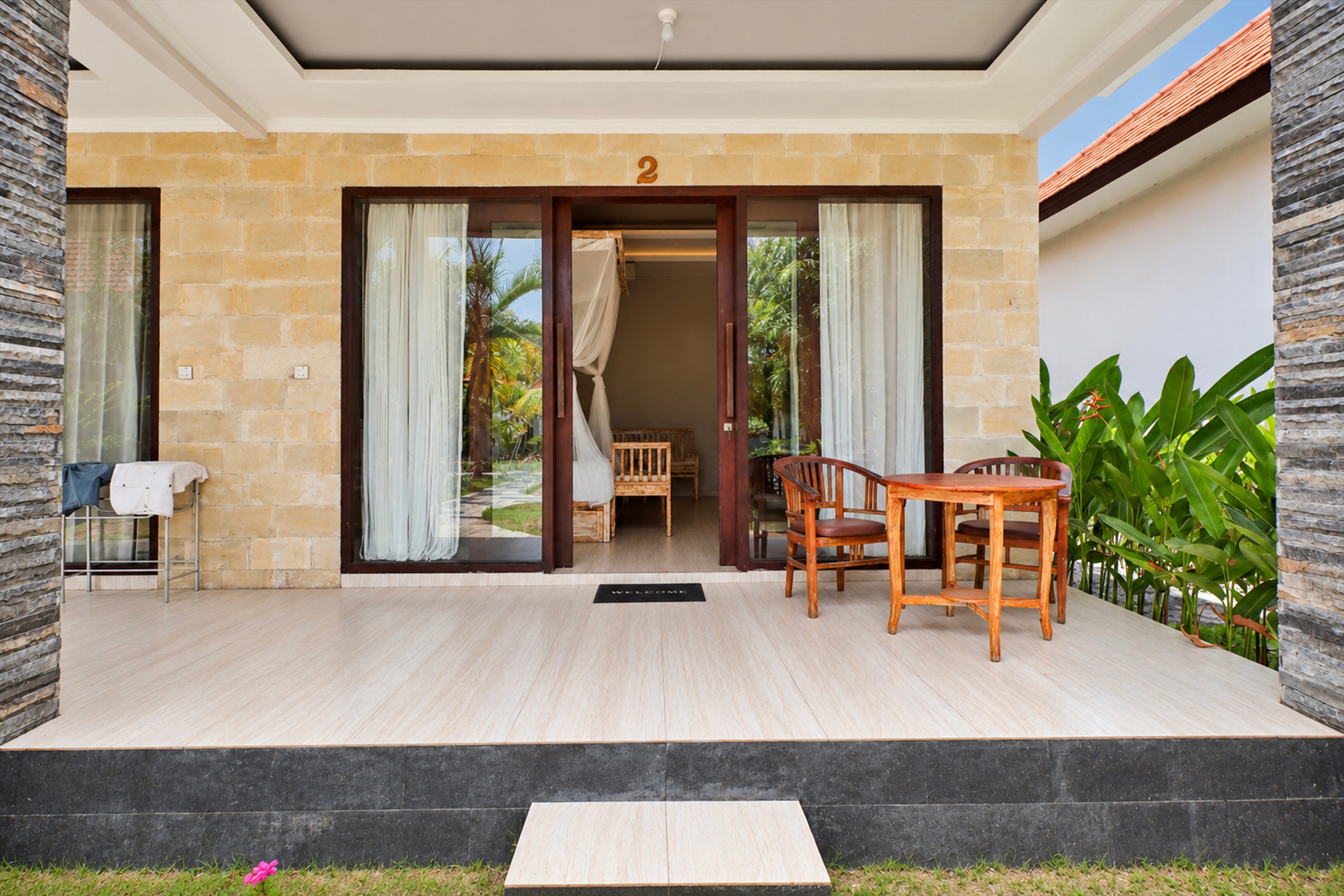 Favorit Bungalows - Tap to explore photos