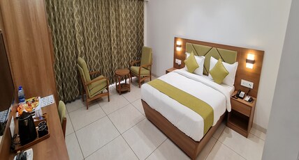 HOTEL DARSHAN POR Room Type - GOLD(Unmarried couple is not allowed)