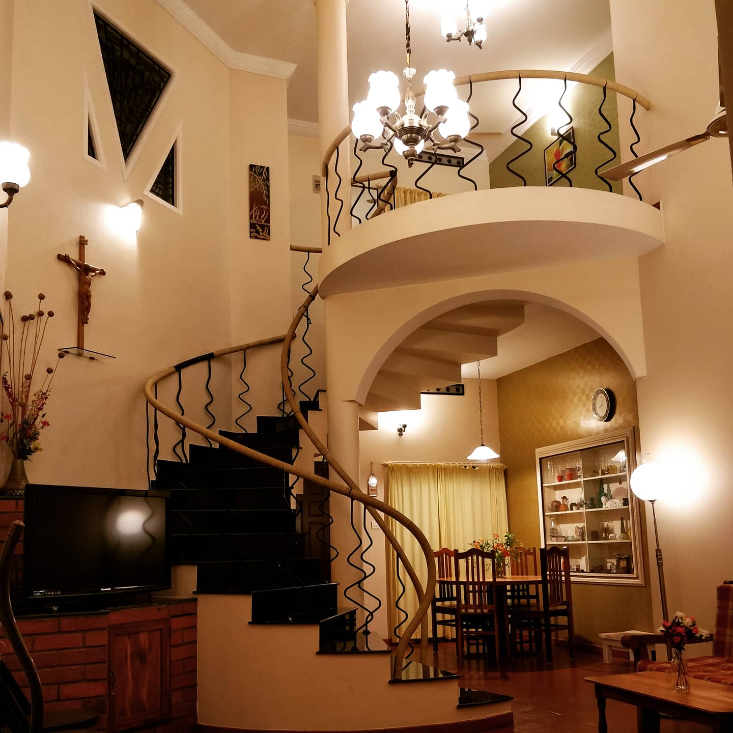 Rockwoods Homestay - Tap to explore photos