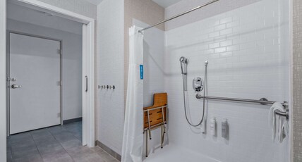 Hampton Inn by Hilton Morro Bay Room Type - 1 KING MOB ACCESS RI SHWR
