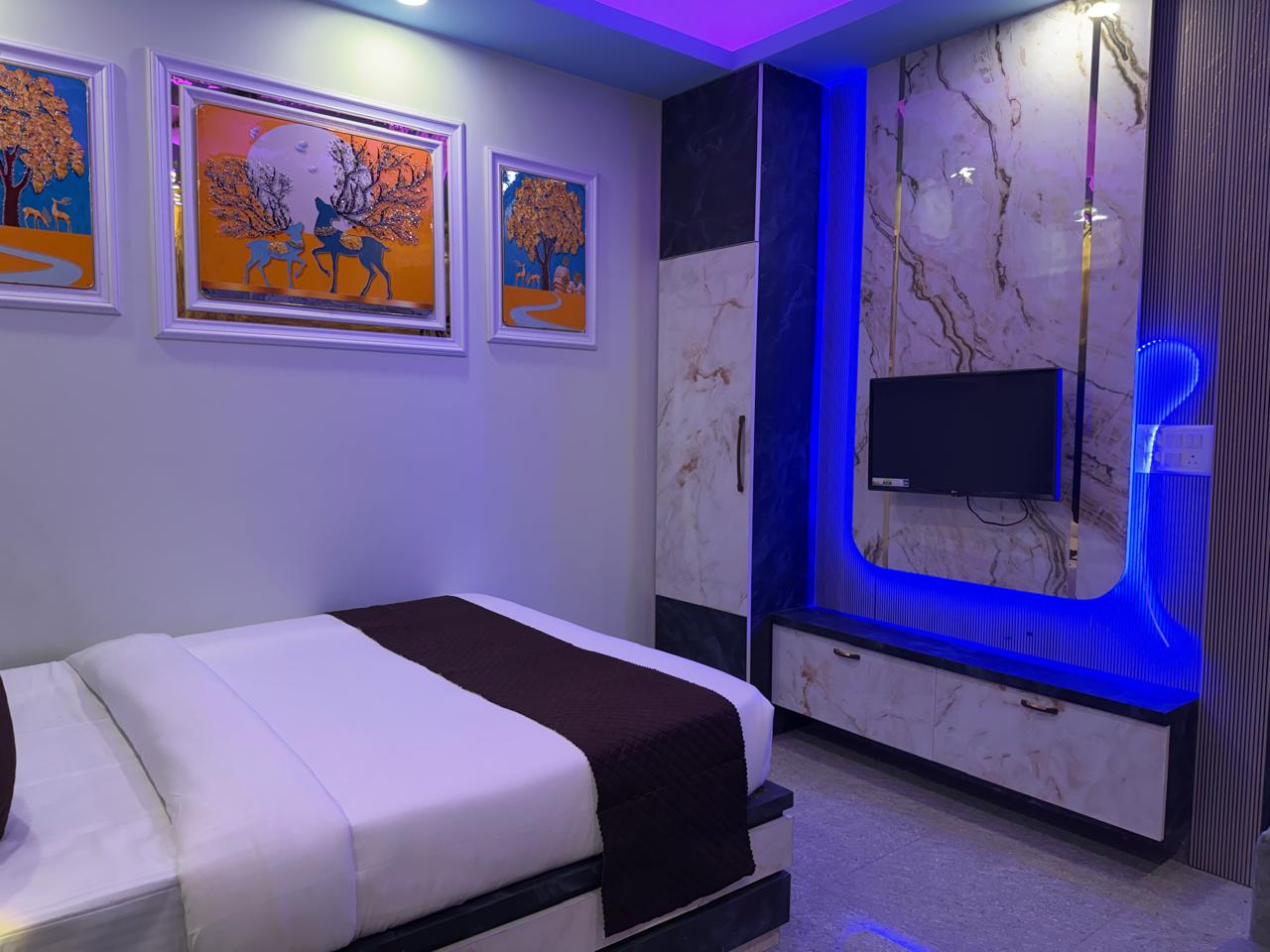 HOTEL IMAGINE - Tap to explore photos