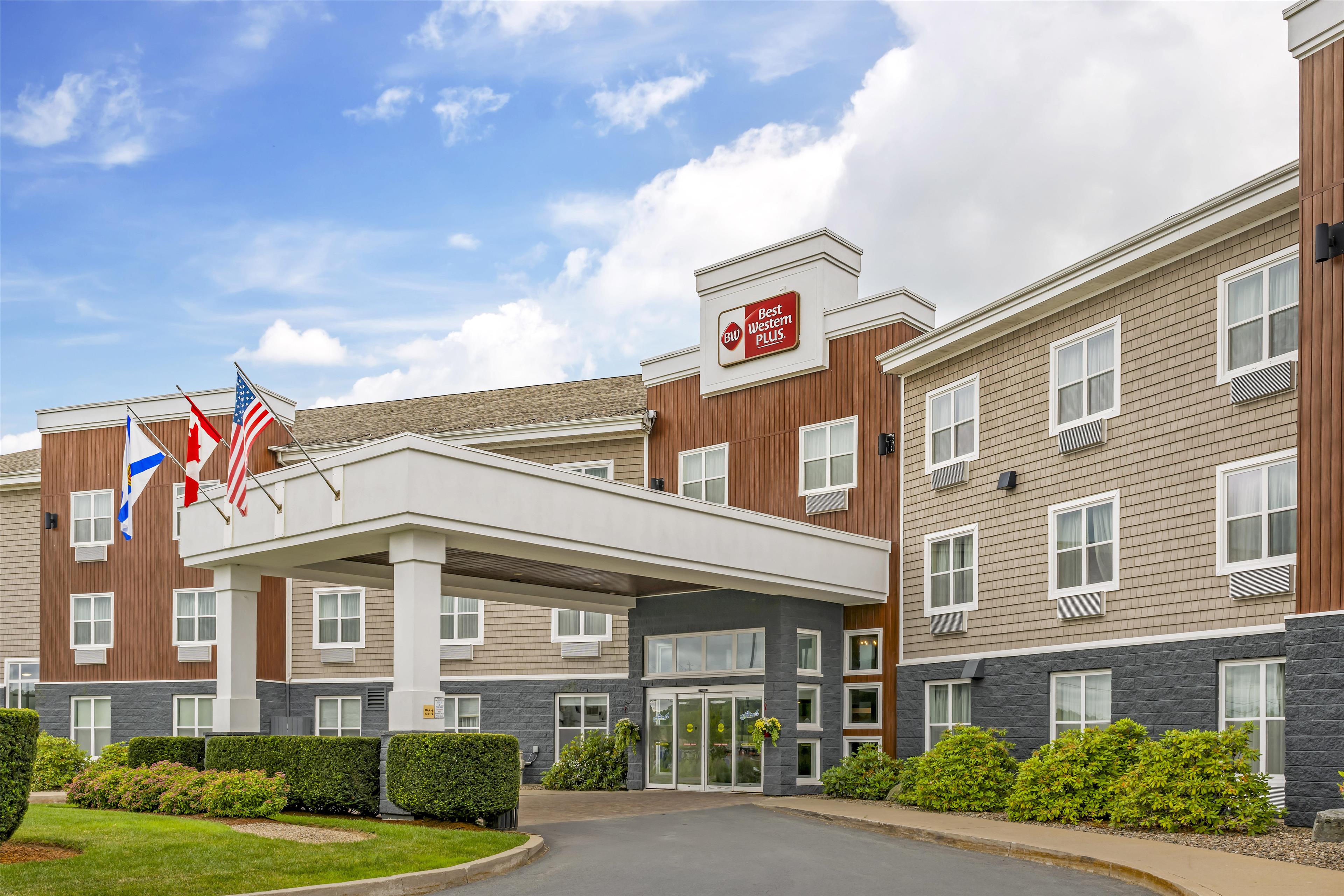 Best Western Plus Bridgewater Hotel & Convention Centre - Tap to explore photos