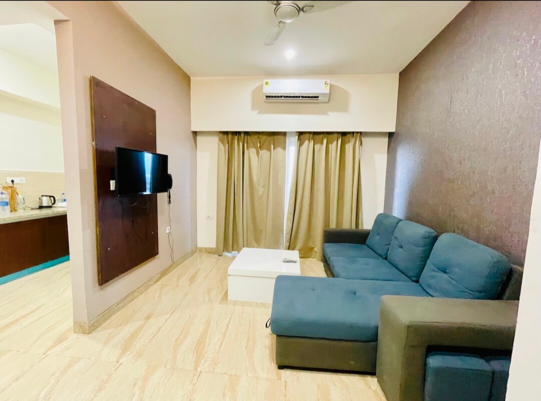 Kridha Peaceful Stay Near Prem Mandir - Tap to explore photos