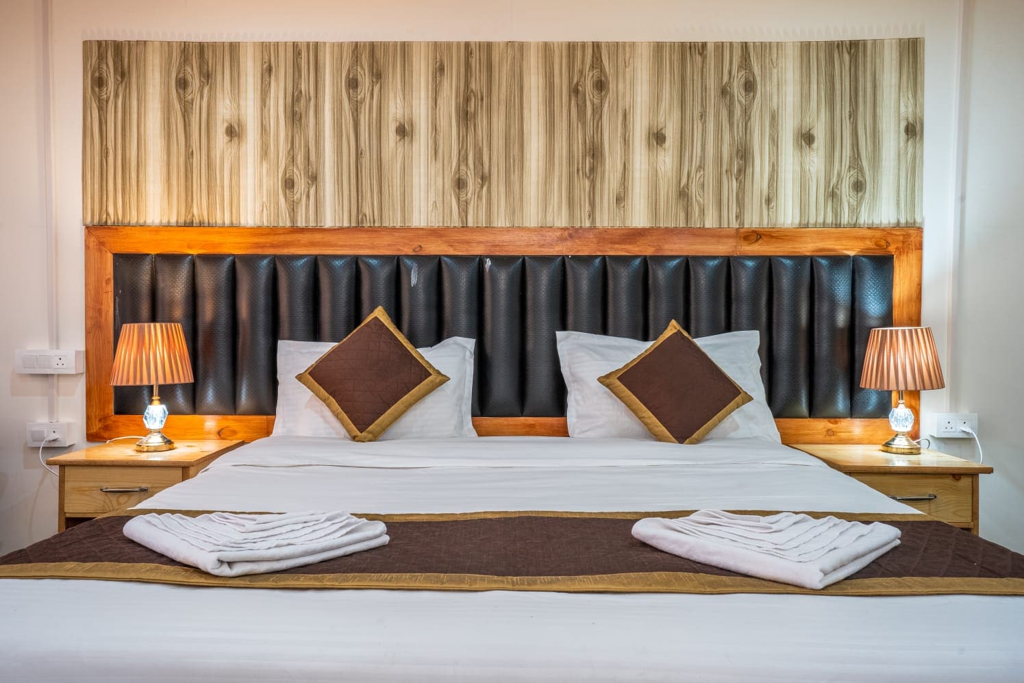 Pangong Leisure Resort - Tap to explore photos