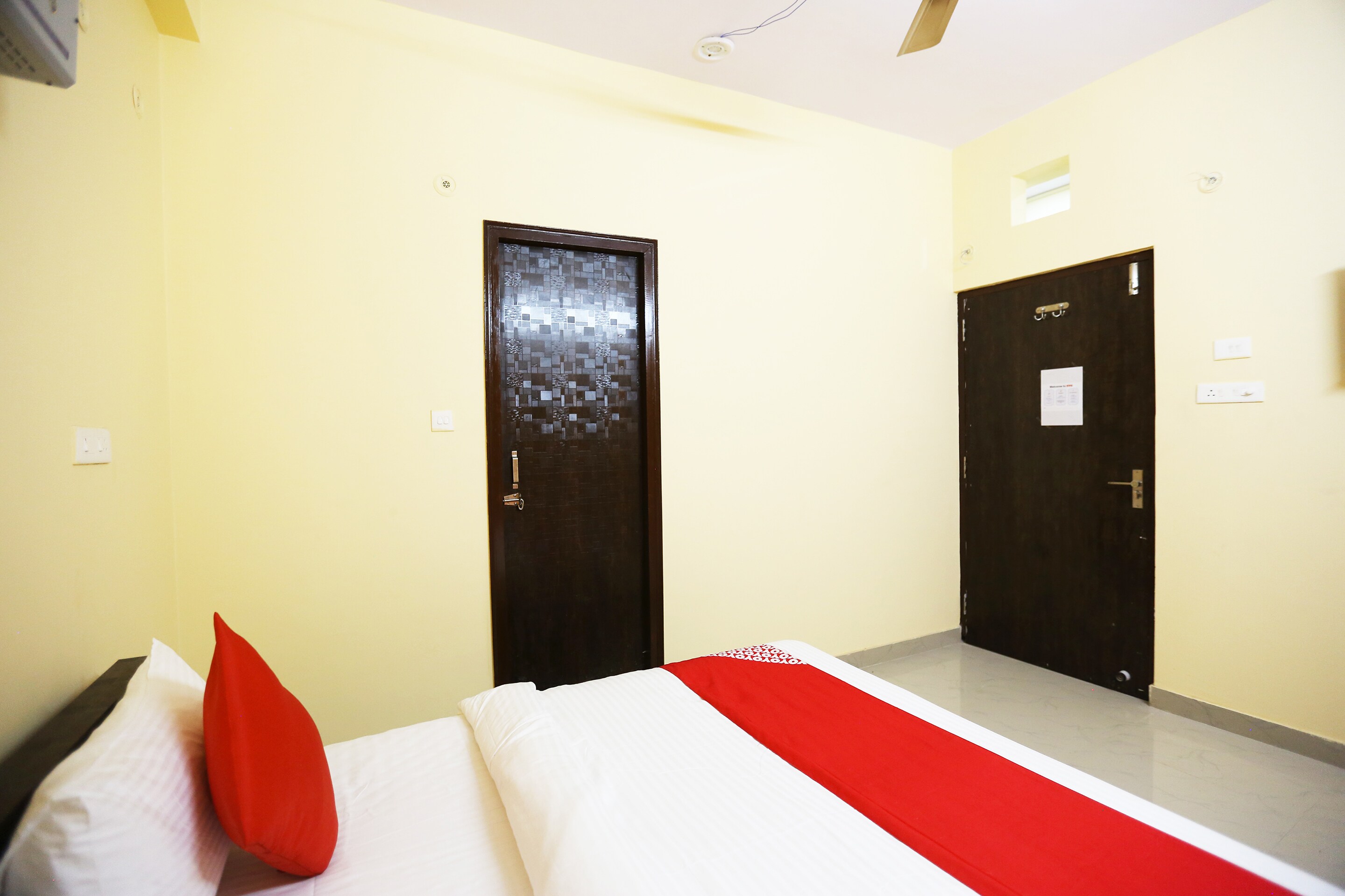 Hotel O A Diamond Residency Guest house - Tap to explore photos