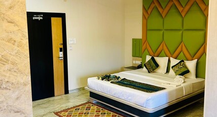 The Hotel Emerald Room Type - Emerald Amber Hill View