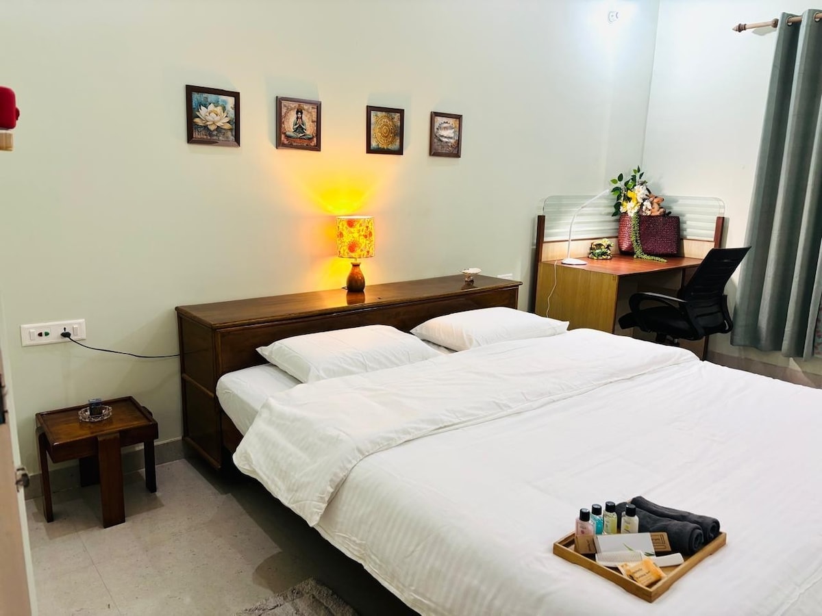 Beltola premium suite Netflix Workspace Washing M - Tap to explore photos