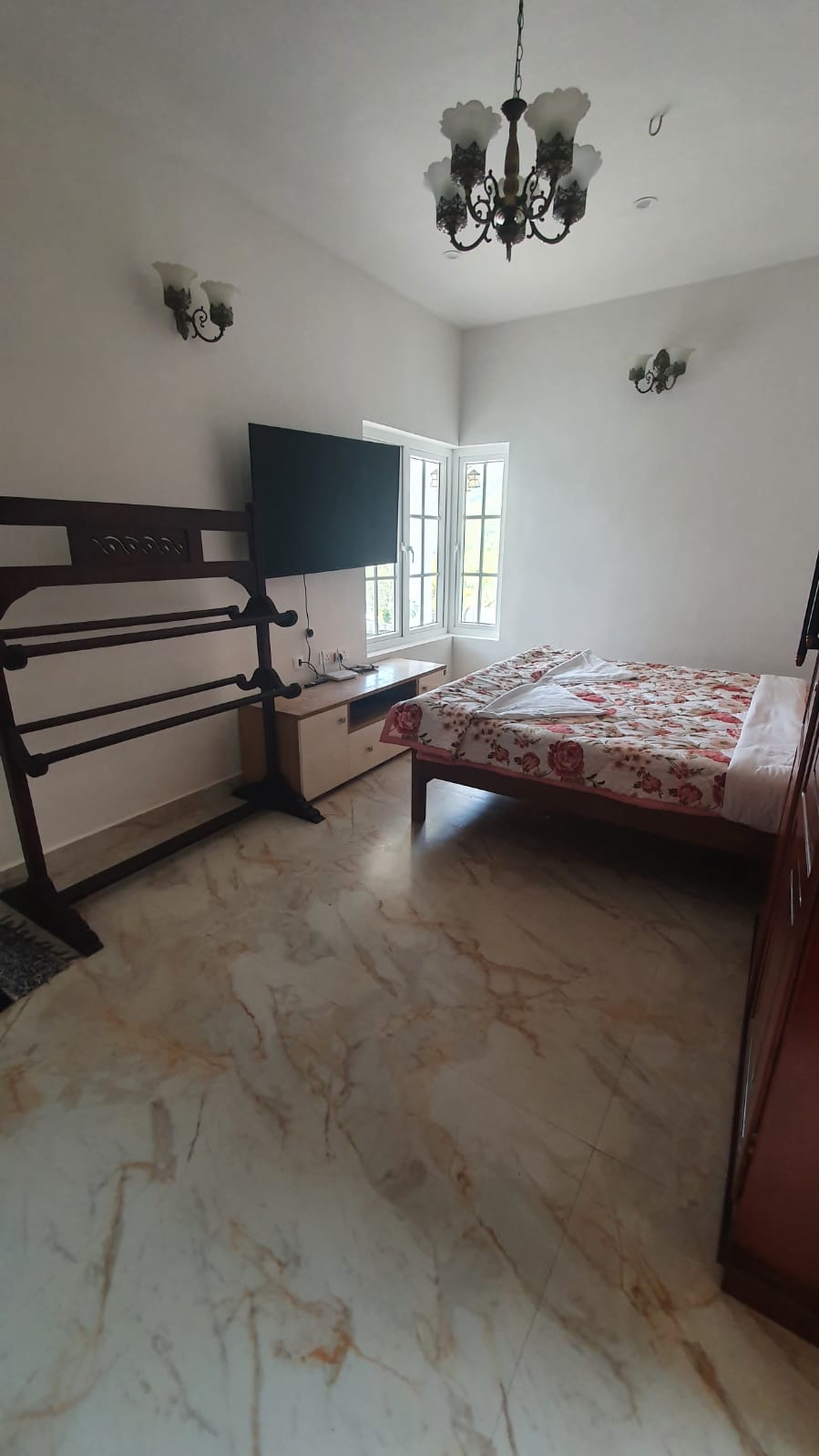 Pear Tree Luxe Entire 3BHK Mansion - Tap to explore photos