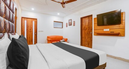 Hotel Ambrosia by Alpha Group Room Type - Delux Room