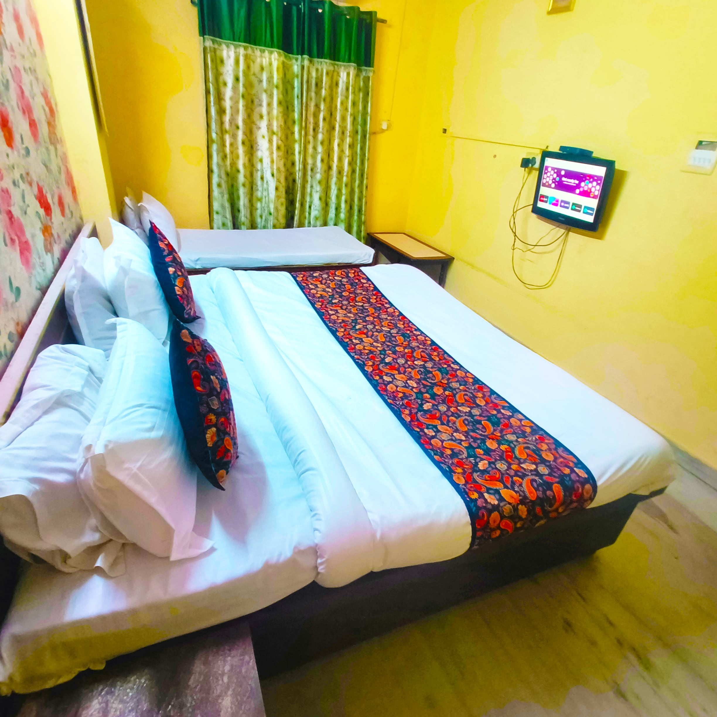 Royal Studio Suite | 5 Min Walk to Jaipur Station | Vasant Palace - Tap to explore photos