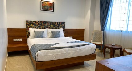 The Urban Hive Hotel Room Type - Executive Deluxe AC Room