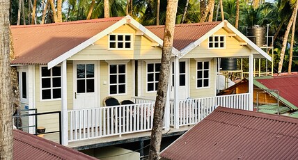 Cocos Beach Resort Room Type - Deluxe King Suite