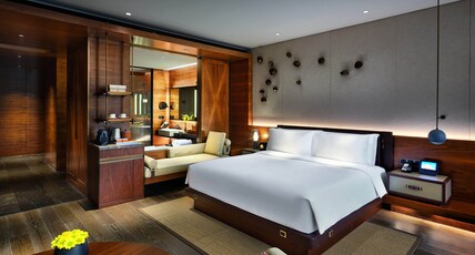 InterContinental Shanghai Wonderland Room Type - 1 King Premium Balcony