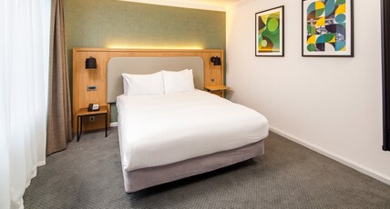 Holiday Inn MILTON KEYNES - CENTRAL Room Type - Premium Room