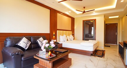 Royal Palace Beach Resort Room Type - Premium Room partial sea view