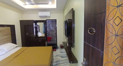 MOUNT OASIS Room Type - DX DOUBLE ROOM AC