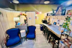 New York Spirit Retreats HOSTEL - No Resort Fees