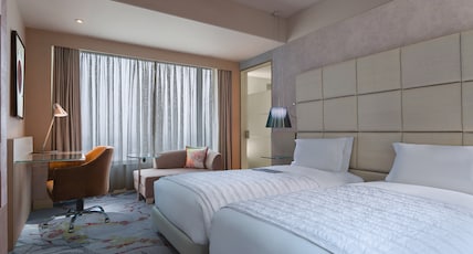 Le Meridien Gurgaon Delhi NCR Room Type - 2 Twin Beds, Executive Lounge Access, Guest Room with Bathtub Le Meridien Gurgaon Delhi NCR Room Type - 2 Twin Beds, Executive Lounge Access, Guest Room with Bathtub