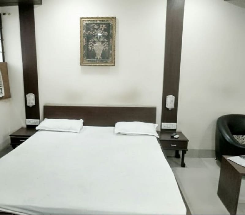 Hotel Jyoti - Tap to explore photos